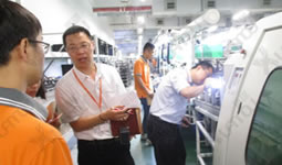 華謀咨詢?yōu)槟常娮有袠I(yè)）公司進(jìn)行現(xiàn)場(chǎng)效率提升輔導(dǎo)